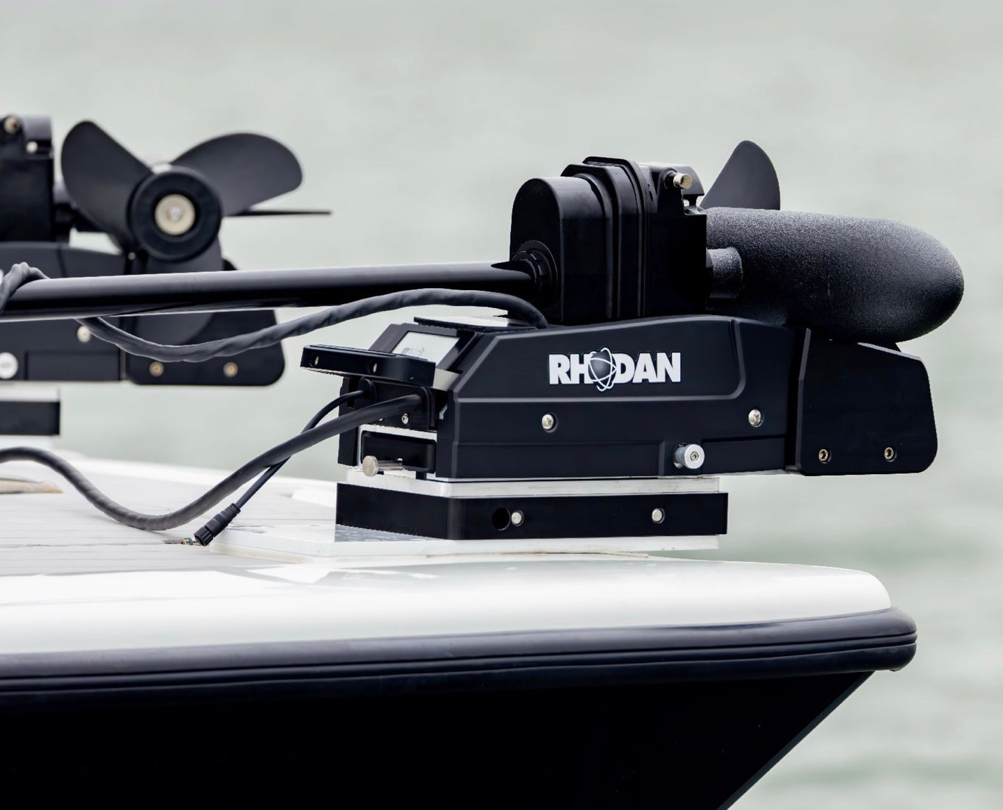 Rhodan Gen5 GPS trolling motor 36V 108-inch shaft black Simrad Raymarine Lowrance integration