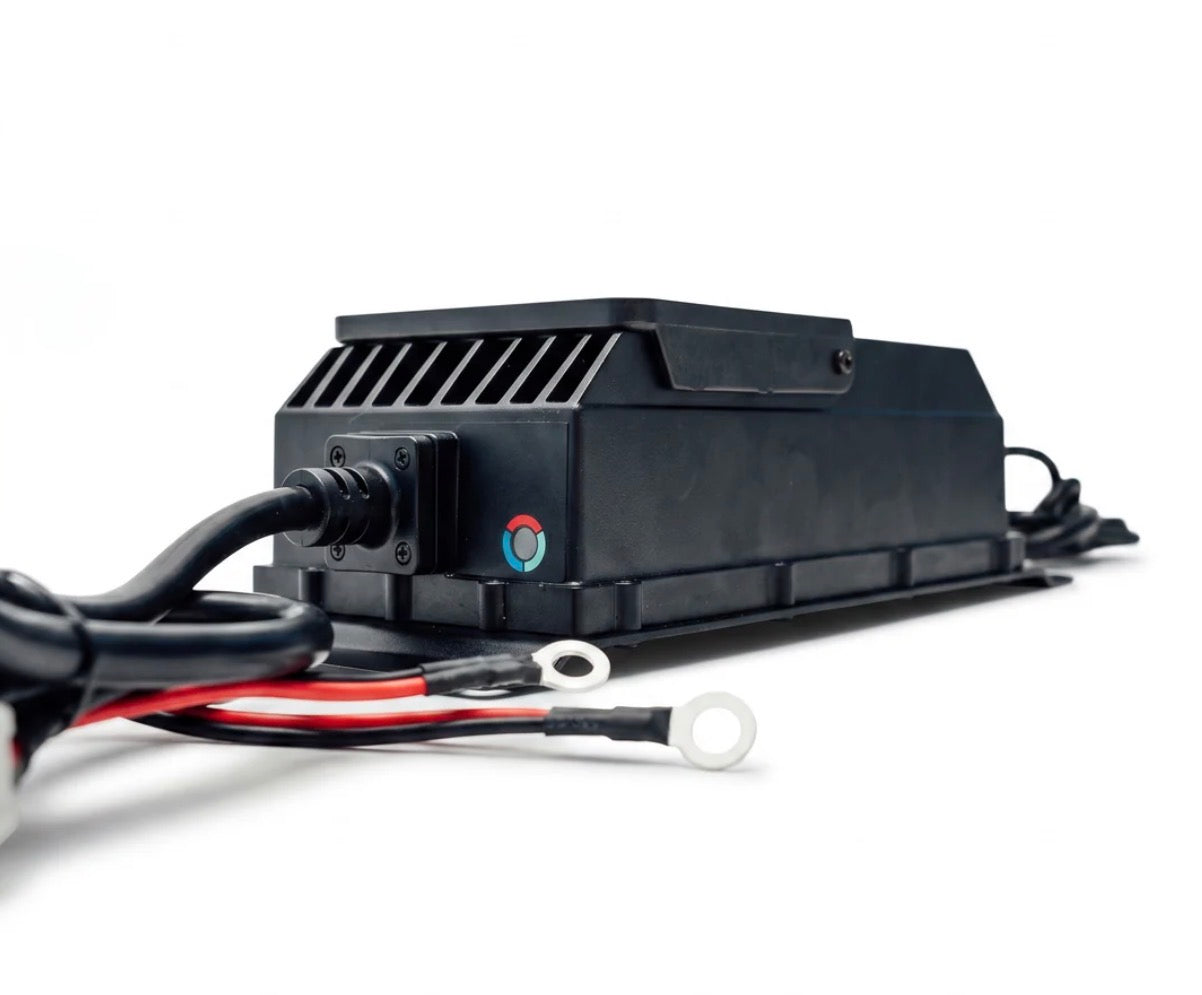 ABYSS® ON-BOARD 12V 40A HIGH-PRECISION MARINE BATTERY CHARGER